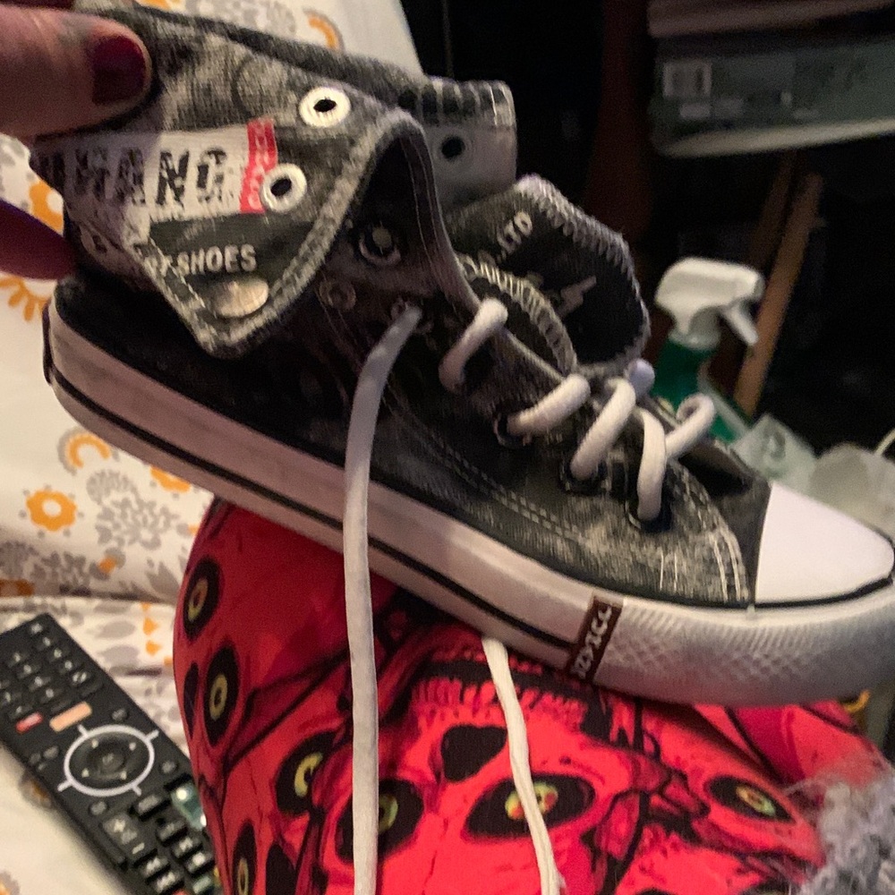 Canvas Converse-Like sneaker 
Juhang Fashion Sport Shoe